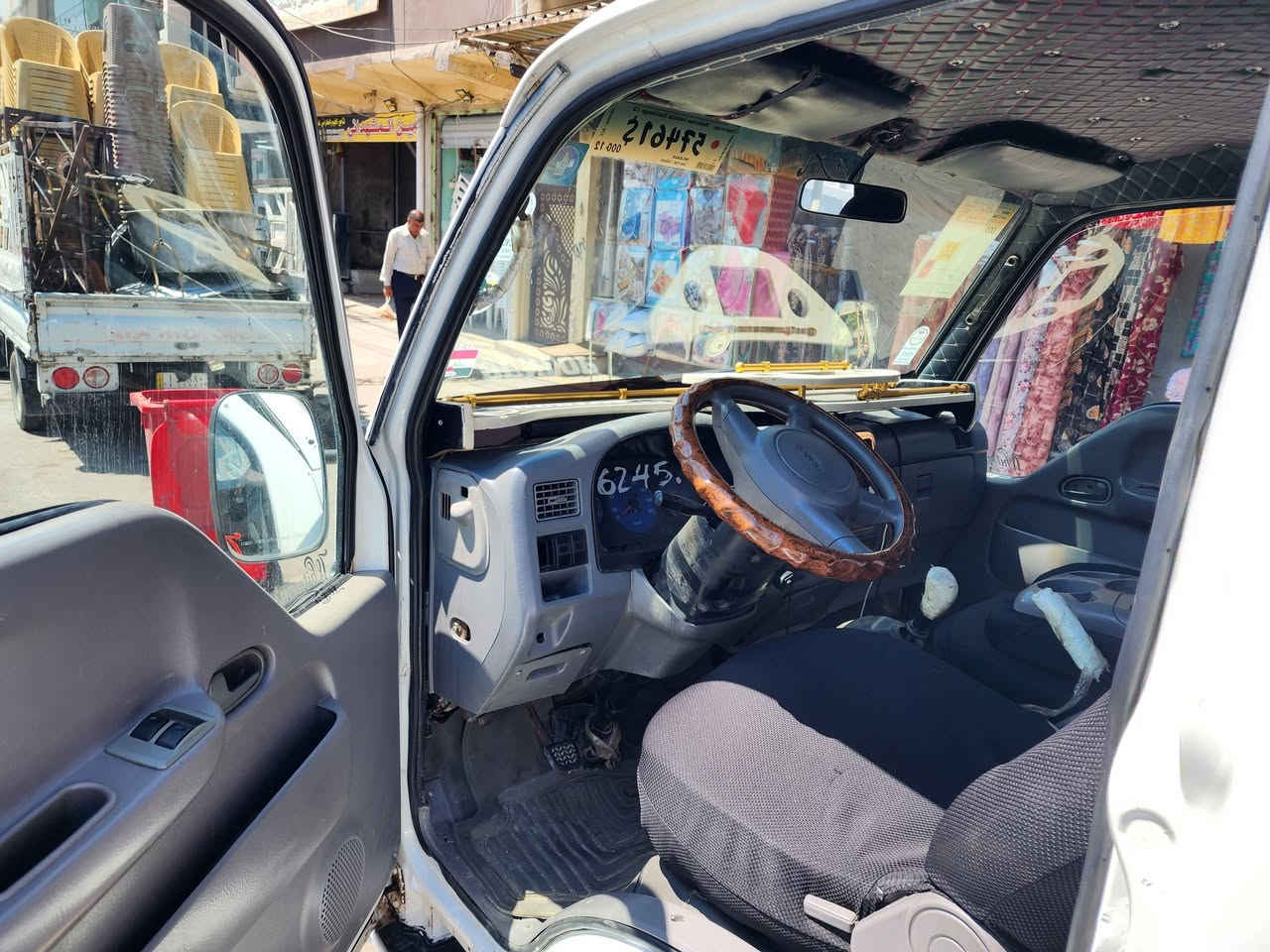 كيه فونتيرى موديل 2000
طخم تايه مكينه كله جديد 
مكينه شرط مال كصه مشدودله ومامفتوحه 
شاصي بي كسر ومنزله باج كدام التانكي وبي فطر بل تريشه الوراء ميعتبر عيب صبغ عام بلا دواخل حصة كاز سياره حيل مرتبه ميعوزها ربع ***********
السعر ٧٠وبيها مجال ول سوك بي اشكال
