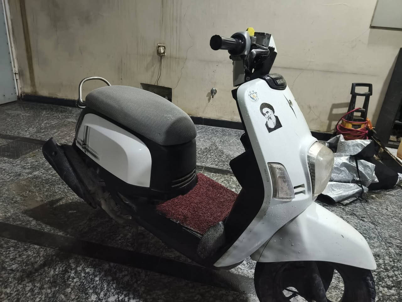 دراجه بوليس كابريتر للبيع دراجه جديده رمبه منفيس كدامك عليه صالنصه اف ام البلاديه موجوده بيه نواقص خفيفه جدا الدراجه دبلات بعدهن جدد البنزات جدد الدراجه تتفول بانزين محسن للمعلومه الدراجه جديده لاتكسر بسعره تايرات جدد الكلجات نضيفه الدراجه مداريه للتفاصيل خاص بس الشراي او تتصل *********** السعر 750 بيه مجال دراجه خير من الله
