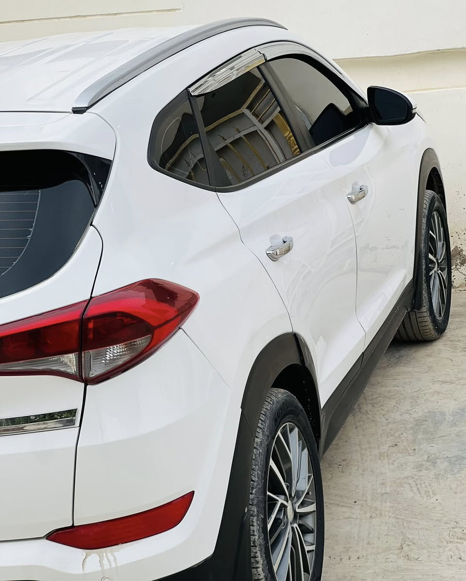 🚗 للبيع | هيونداي توسان 2017

🔹 الموديل: 2017
🔹 الوارد:خليجي
🔹 اللون الخارجي: أبيض
🔹 الداخل: بيج جلد أنيق
🔹 الصبغ: أحزام فقط
🔹 الحالة: ممتازة جدًا – استخدام نظيف جداً 
🔹 السعر: 146 $

السيارة جاهزة للاستخدام، فحصها يرضي، ومناسبة للعائلة والسفر 

📞 للتواصل:
***********
