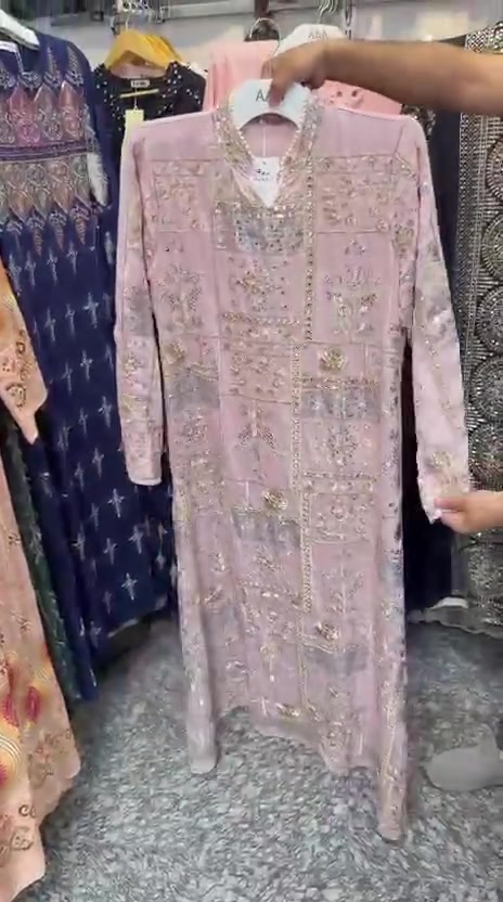 #موديلات_العيد
خامه لنن تطريز مبلك درجه اولى

سعر الدرزن 275  الف

القياسات_L_XL_2XL_3XL

اقل طلب نص درزن


**إذا كنت صاحب هذا الإعلان وتريد حذفه لأي سبب، رجاءا أرسل رسالة إلى الدعم الفني**