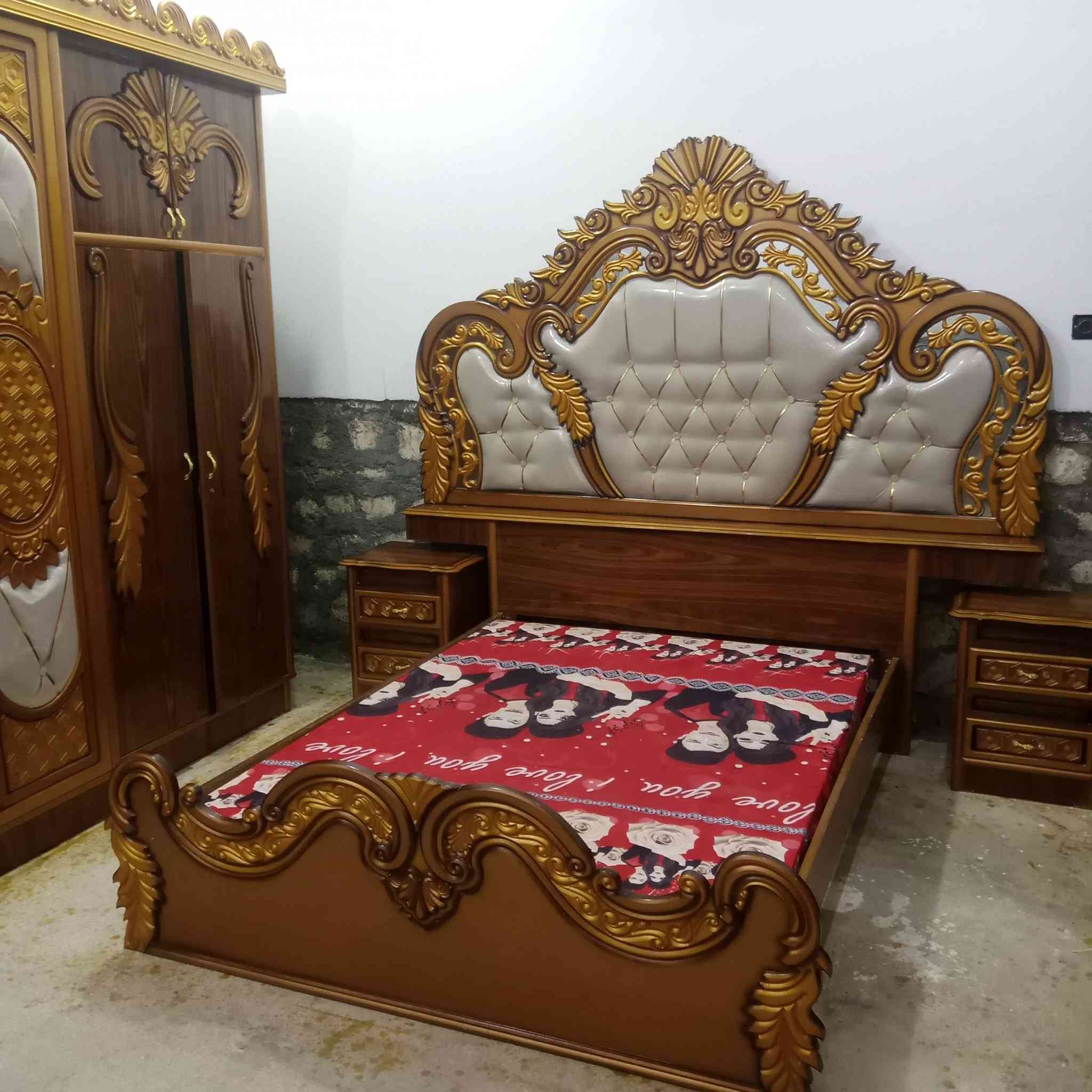 يوجد غرفه خشب عراقي بعده جديده في الرمانه البعبيد الاستفسار على الرقم ***********/واتساب وماسنجر
