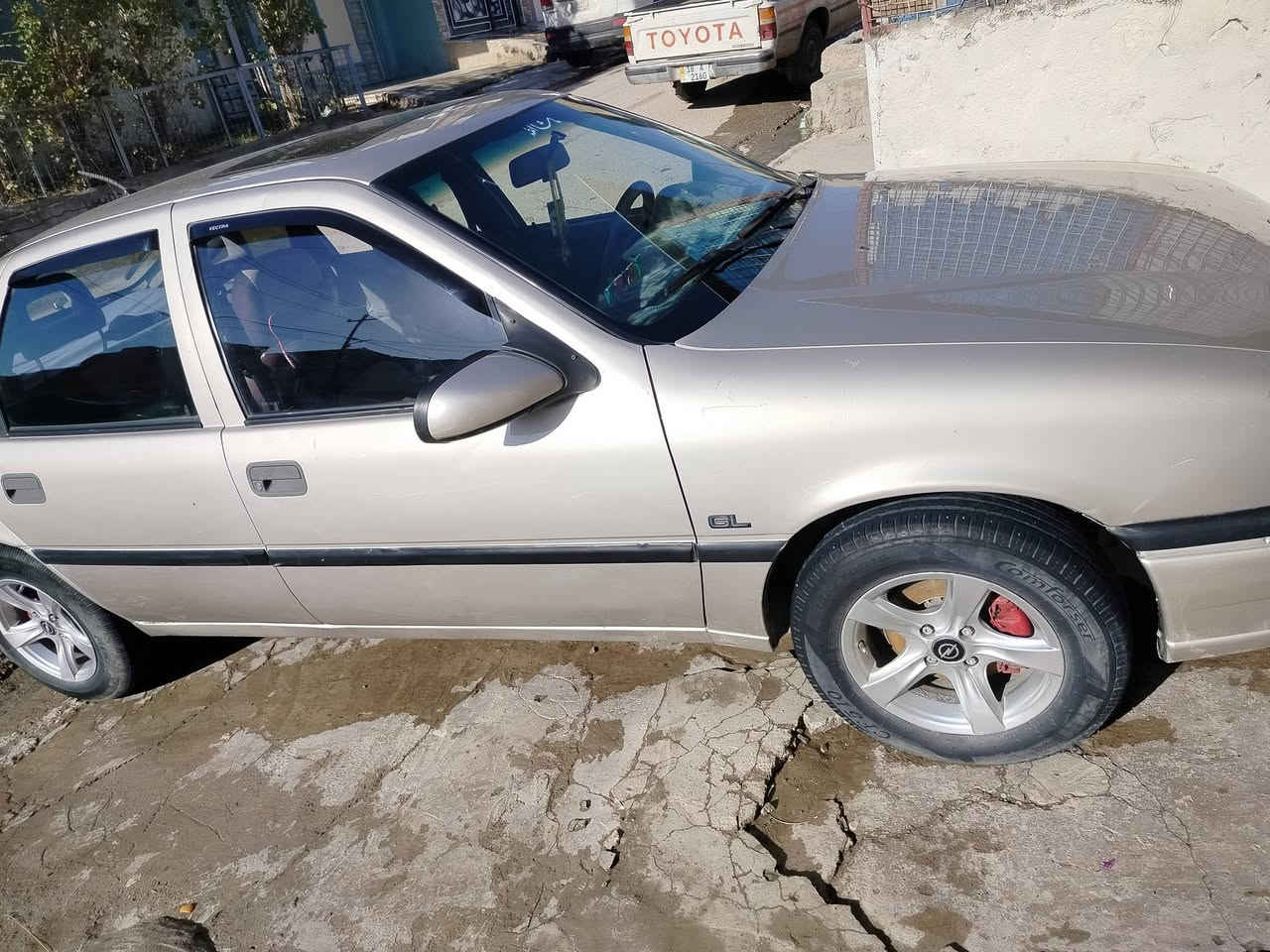 فيكترا موديل 1991 محرك 20 كير اوتوماتيك جامات كهرب استيرن بور صبغ جماملغات خلفيه وسكف جماليه بدون معجون رقم الماني شرط التحويل 
كاربون بانزين 
السعر 45
***********
