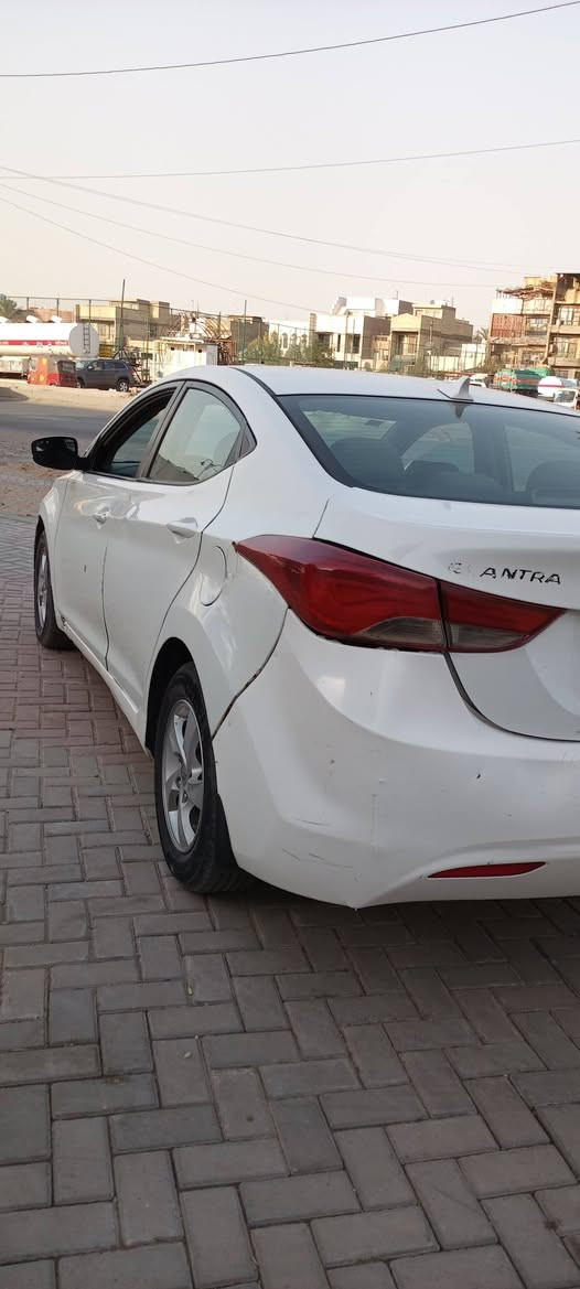 السلام عليكم بيع مستعجل 
النترا للبيع موديل 2015 رقم بغداد الإنكليزي هزه جديده سنويه لل31 مصفره غرامات بسمي تحويل ثاني يوم كير ومحرك خير من الله تبريد شغال صدر امامي خلفي جديد محرك 2000 دوش السياره حادثهه لغد ايمن فقط السعر 83 وبيها مجال للطيبين اتصل وتدللل
***********
