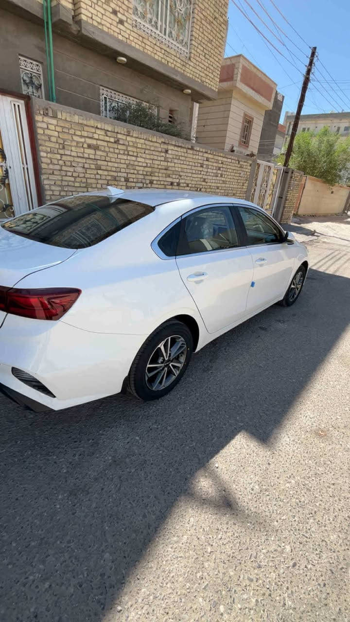 سيراتو مديل 2024 خليجي  
فول فول  عده البصمه كفاله عامه 
مكينه 2000
جام عازل 
لايت زنون ابيض
ويل كب 
ماشيه 44
رقم اربيل 
بسم شركة 
مكانها النجف 
السعر 197 
رقم ***********
