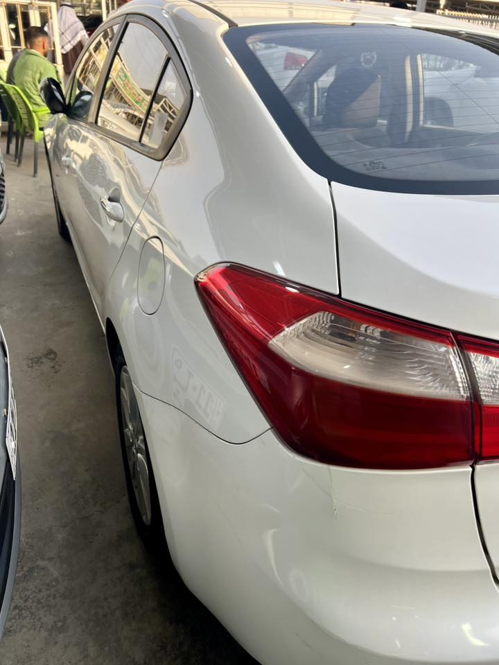 يارب العالمين السلام عليكم كيا سيراتو موديل 2016خليجيه رقم بغداد السياره مكفوله من محرك والكير بيه البنيد مبدل بيه صبغ بلجانب الايمن موضح بلسونار التبريد نضيف بارد وحار السعر اتصال ***********غيث الحميري زورونه وحياكم الله
