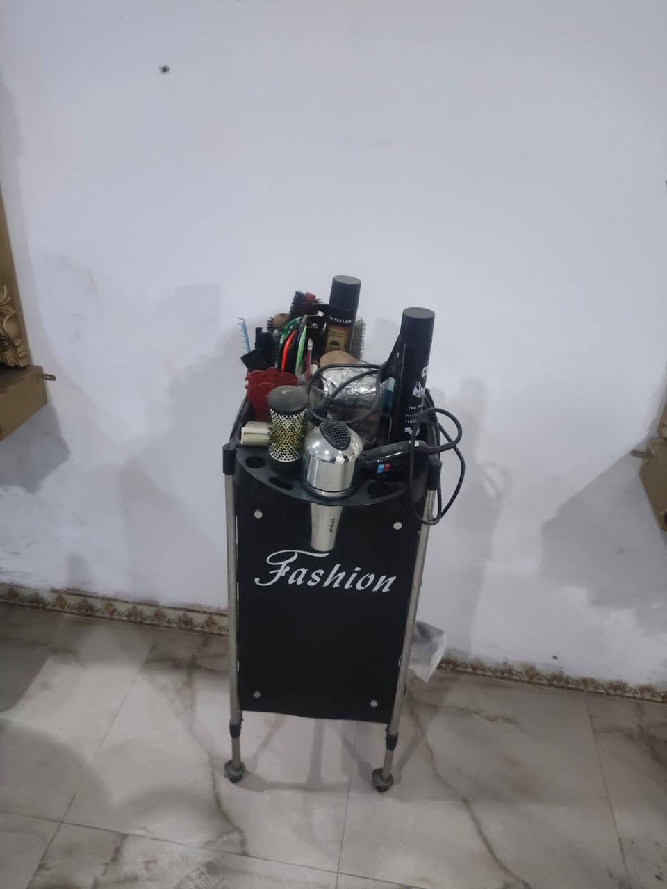 غراض صالون للبيع قيم واخذ. *********** مكان دوميز سايدين ٥٥
قرب صيدليه الزين
