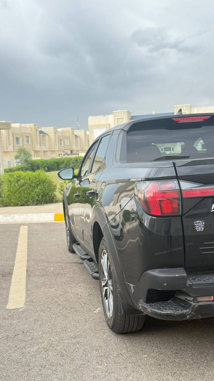 هونداي سنتا كروز 2022
فووول .وكلشي موضح بالصور 
سياره جديده وجاهزه 
السعر 178 وبيها مجال 
للأتصال ***********
 ماشيه 98000
