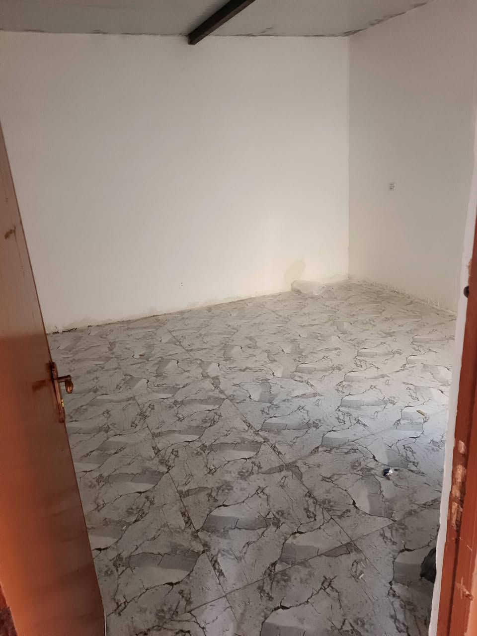 سلام عليكم بيت للبيع المساحه ميت متر وره عمارت فلاح الاستفسار أكثر الاتصال على هاذا الرقم***********/والسعر 23/مليون وبيه مجال
