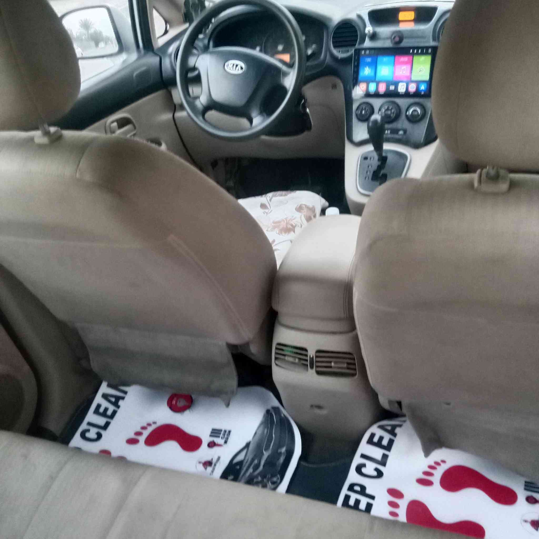 السلام عليكم كيا كارنزه مديل ٢٠٠٩ وارد خليجي محرك ٢٠٠٠ سياره بلايه مابيهه صبغ بس بارد قليل السعر ١١٠ او بيهه مجال ترهم مراوس معامله كامله ع بصمه بس المشتري مكاني بغداد ***********
