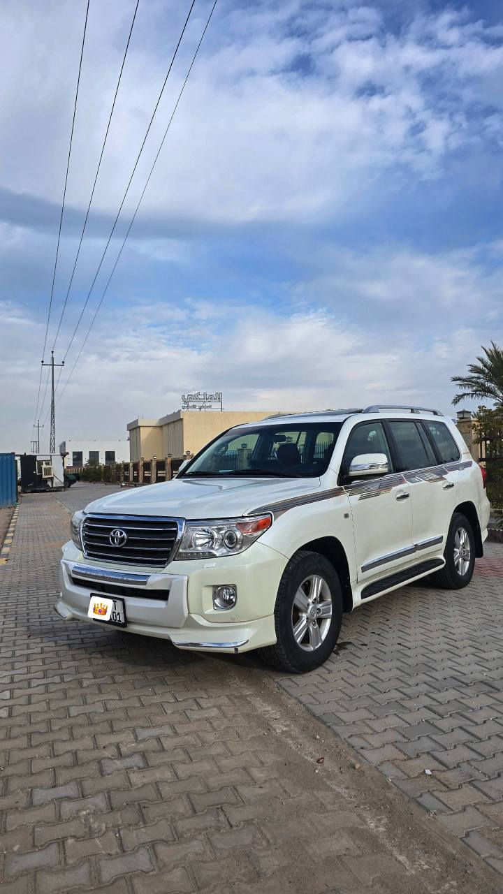 لاندكروز GX.R موديل: 2009 محدثة 15 
***********
لبيع او مراوس 
سعر 285 ورقة 
السياره جديده كلش احلى
من صور
رقم بغداد  بأسمي هزة ما ساقطة 
فئة GX.R فول مواصفات 1/1 
المواصفات: 
كاميرا خلفية
فتحة سقف (سلاید)
كشنات جلد مشمشي
حساسات 
لايتات LED زنون اصلي 
ثلاجة
تحكم ستيرن جهتين 
المحرك:
6 سلندر
الموقع سيارة نجف ورقم سيارة بغداد 
قطعتين صبغ جمالغ امامي صبغ وباب خلفي صبغ 
وباقي مكفولة كفالة عامة النجف, العراق
