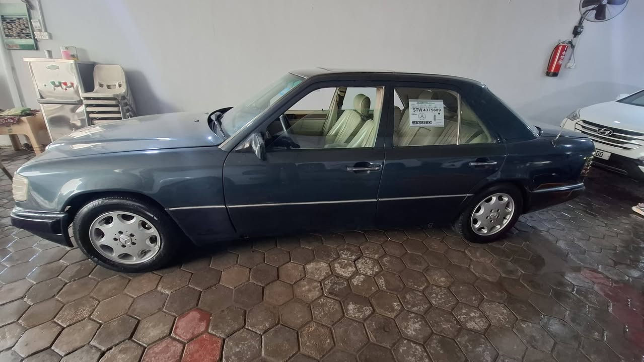 السلام عليكم للبيع مارسيدس موديل ٩١ رقم بغداد انكليزي سياره فول موصفات مكينه بلاديه السعر ٦٢ وبيهه مجال مكاني نجف مكلف بالنشر للاتصال ***********
