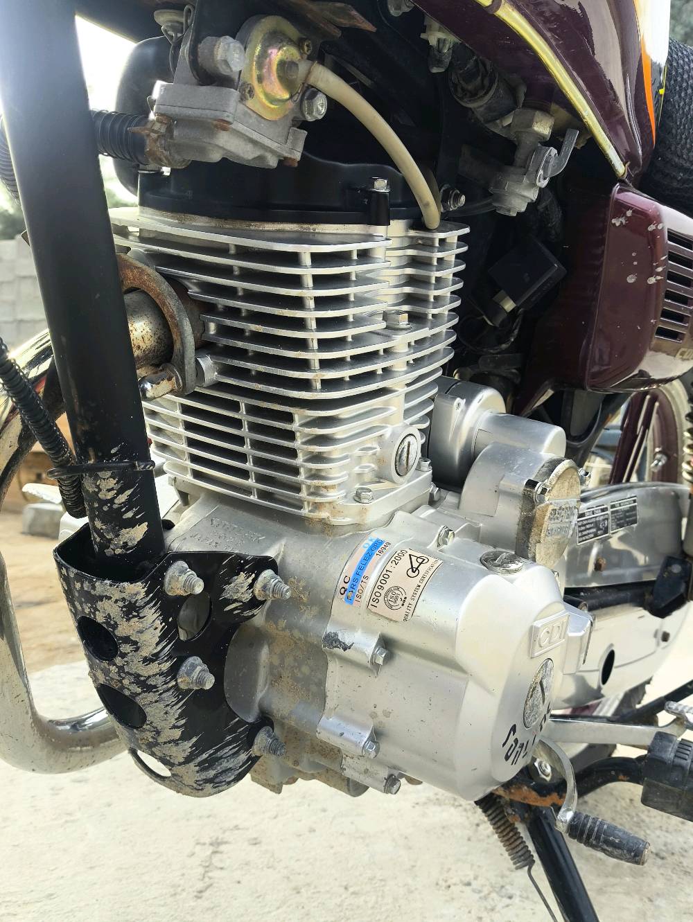 دراجة سولنگ أيراني للبيع 
المحرك 150. ((5)) كير 
 محرك مكفول ممفتوح 
نقوصاتها باتري ضعيف واشاير فقط 
الدراجه مال جناي 