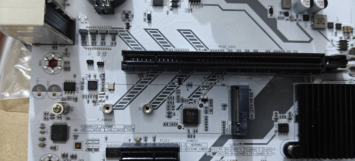 سلام عليكم
B450 A
جديد غير مستخدم 
مع كامل الملحقات 
75 الف


**إذا كنت صاحب هذا الإعلان وتريد حذفه لأي سبب، رجاءا أرسل رسالة إلى الدعم الفني**