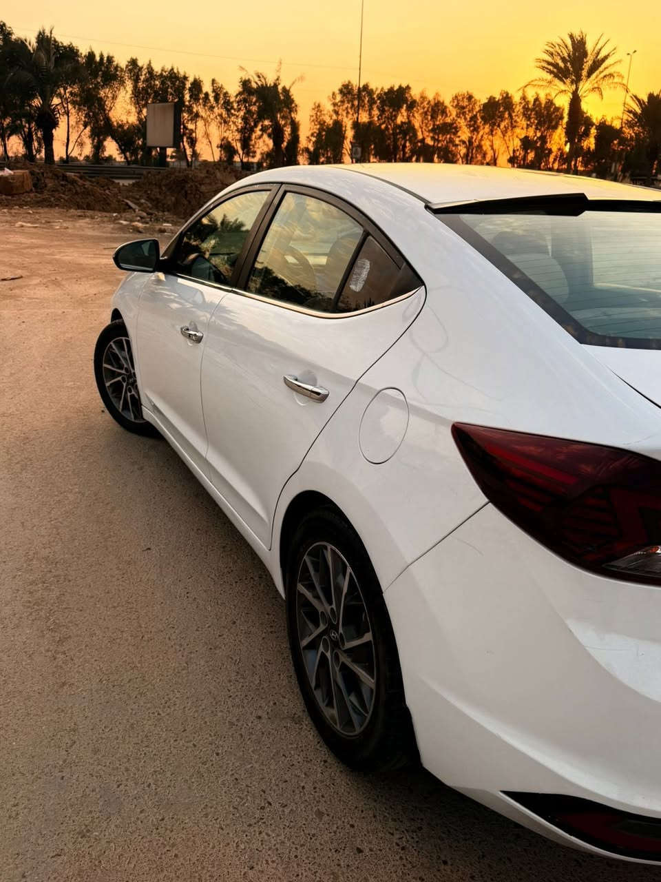 سلام عليكم
للبيع  النترا خليجي موديل 20 سياره نضيفه بيهه ملاحضات كلش خفيفه بيهه بارد وباب السايق مبدل اصلي شركه نفس الون السياره فول مواصفات ماشيه 130 السعر 148 وبيهه مجال بسيط 
الاستفسار 
0773 677 5784
