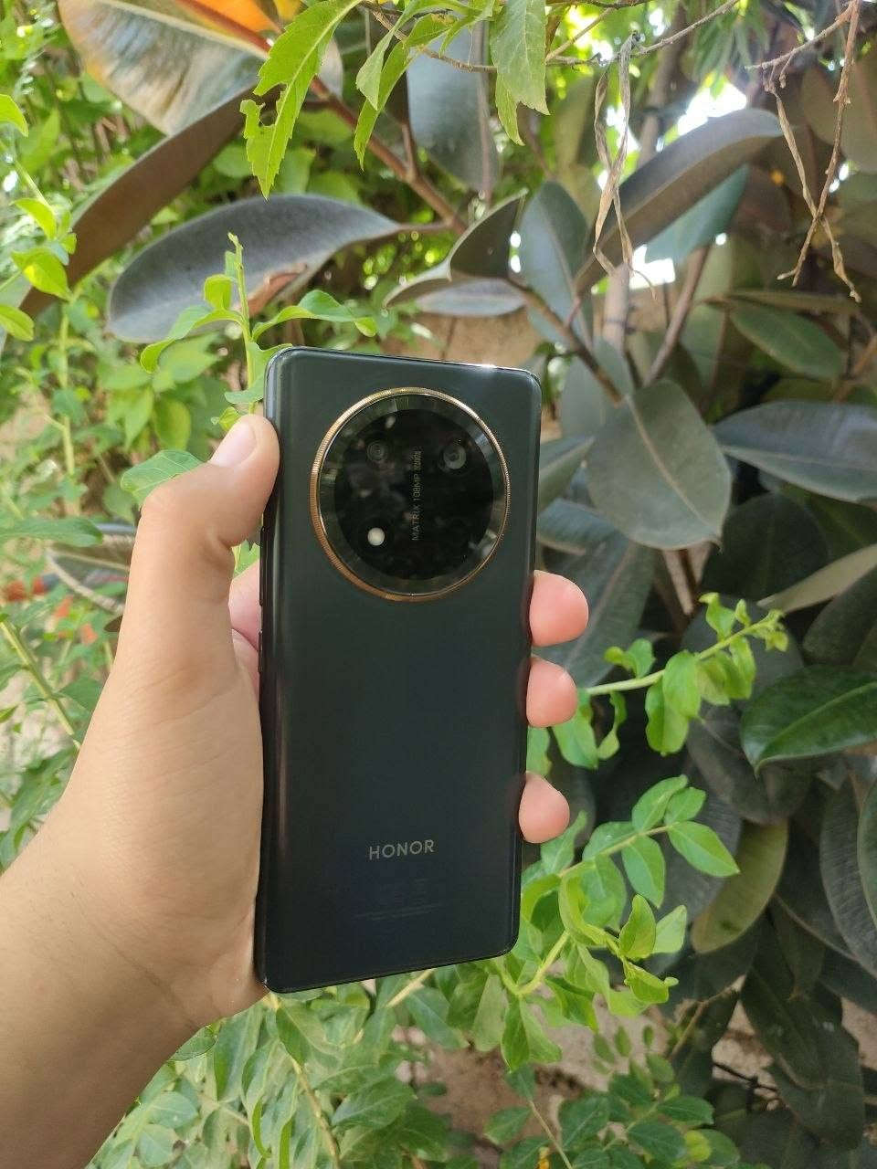 السلام عليكم
موبايل Honor x9c للبيع 
الرام 12+12 الذاكرة 256
البطارية 6600 mAh 
 المعالج Snapdracoat 6 Gen 1
الرقم للاستفسار ***********وبي واتساب
السعر 340وبي مجال
