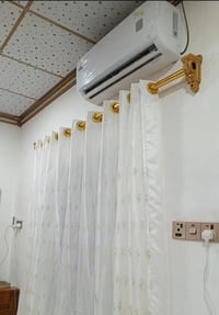 اغراض بيت كلهن جديد مكلف بنشرهن ناس محتاجه وهذا رقم صاحب البيت 0775041...