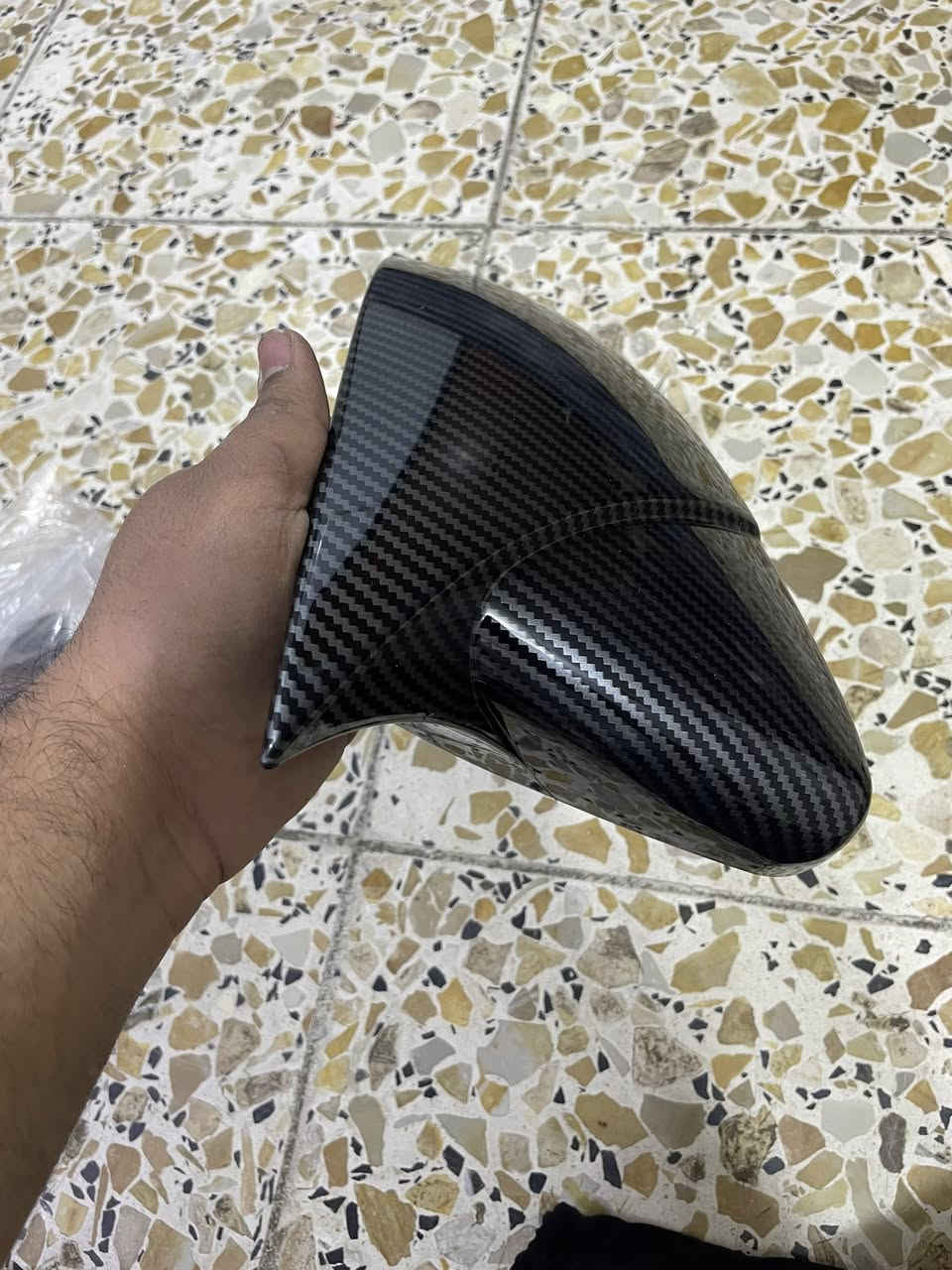 واقيات مرايات سياره على اول تم ١٠الف للاستفسار واتساب ***********
