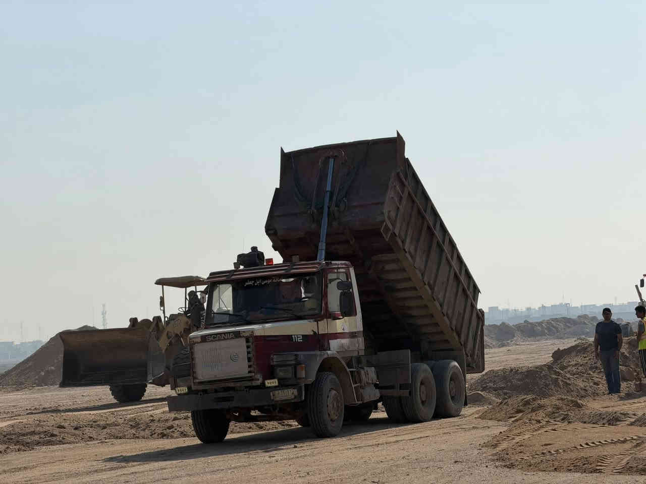 السلام عليكم 
على بركة الله تم المباشرة في عمل وحدل شارع 60العابر الرئيسي لي يتصل بشارع الزبير وطريق الشعيبة طريق محمد القاسم من موقع العمل لإنجاز عمل التبليط و الأرصفة 
الميداني في مقاطعة 2356مقابل الامن الدخلي وحي الشرطة علماً ان العمل مستمر آلى انجاز المشروع .
عقارات فدك 
عنوان المكتب البصرة مقاطعة 2358قرب مستشفى (السياب)التركي 
***********
***********
