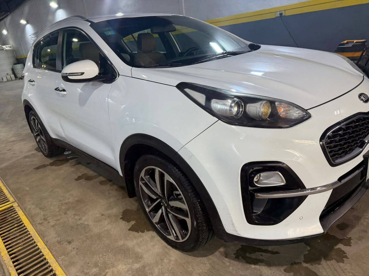 سلام عليكم سبورتج خليجي 2020 ماشية 90 سيارة جديدة ما بيهة اي نقص نص مواصفات  تحكم فول   السونار مرفق بل منشور    السعر 195 بيها مجال           العنوان بغداد البعيثة لا تصال ***********
