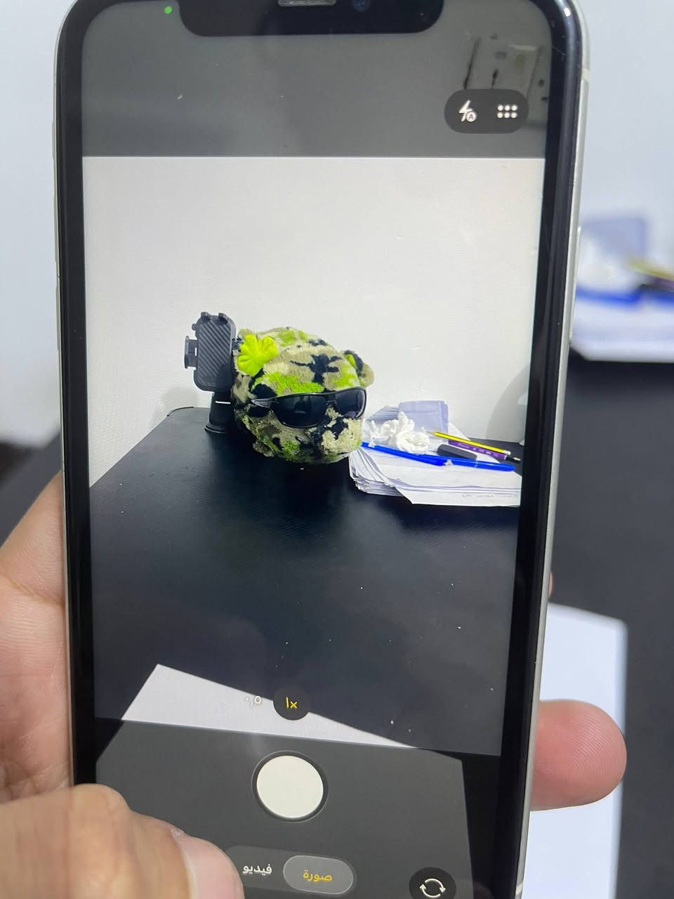 ايفون 11  لون أبيض ذاكره 128 مو 64 الجهاز كل مكفول كامل اتصال ونت وكلشي وفيس ايدي كلشي شغال بالجهاز فقط مستبدل بطاريةاصليه   بالشحن يخبل سعر الجهاز 185 وبي مجال بسيط العنوان بغداد المنصور رقم تلفون *********** وبي واتساب
