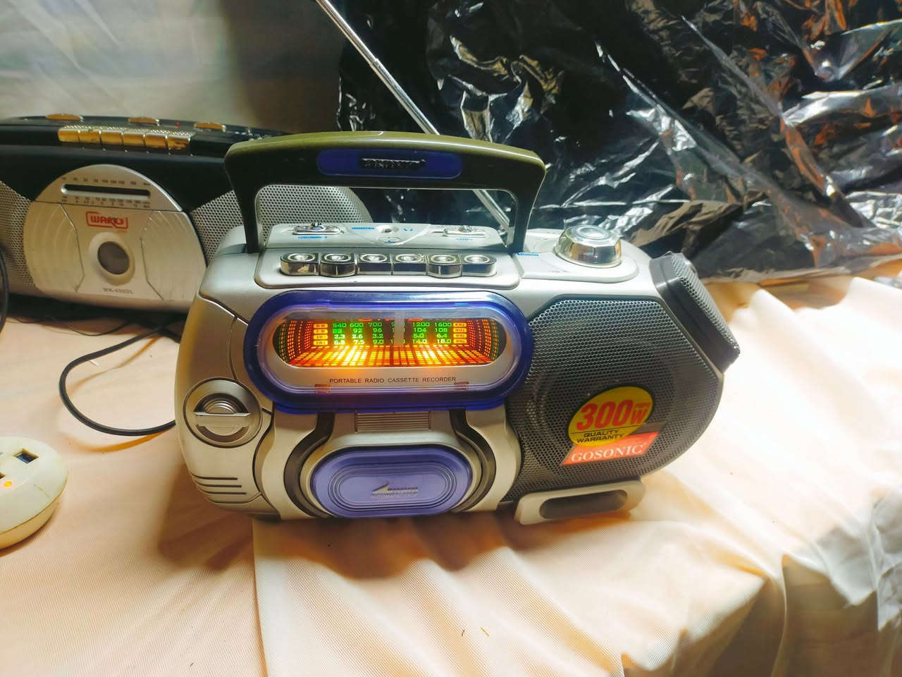 مسجل وراديو  صيني شغال بشرط 
سعره 20 الف قفل نهائي ...يوجد توصيل


**إذا كنت صاحب هذا الإعلان وتريد حذفه لأي سبب، رجاءا أرسل رسالة إلى الدعم الفني**