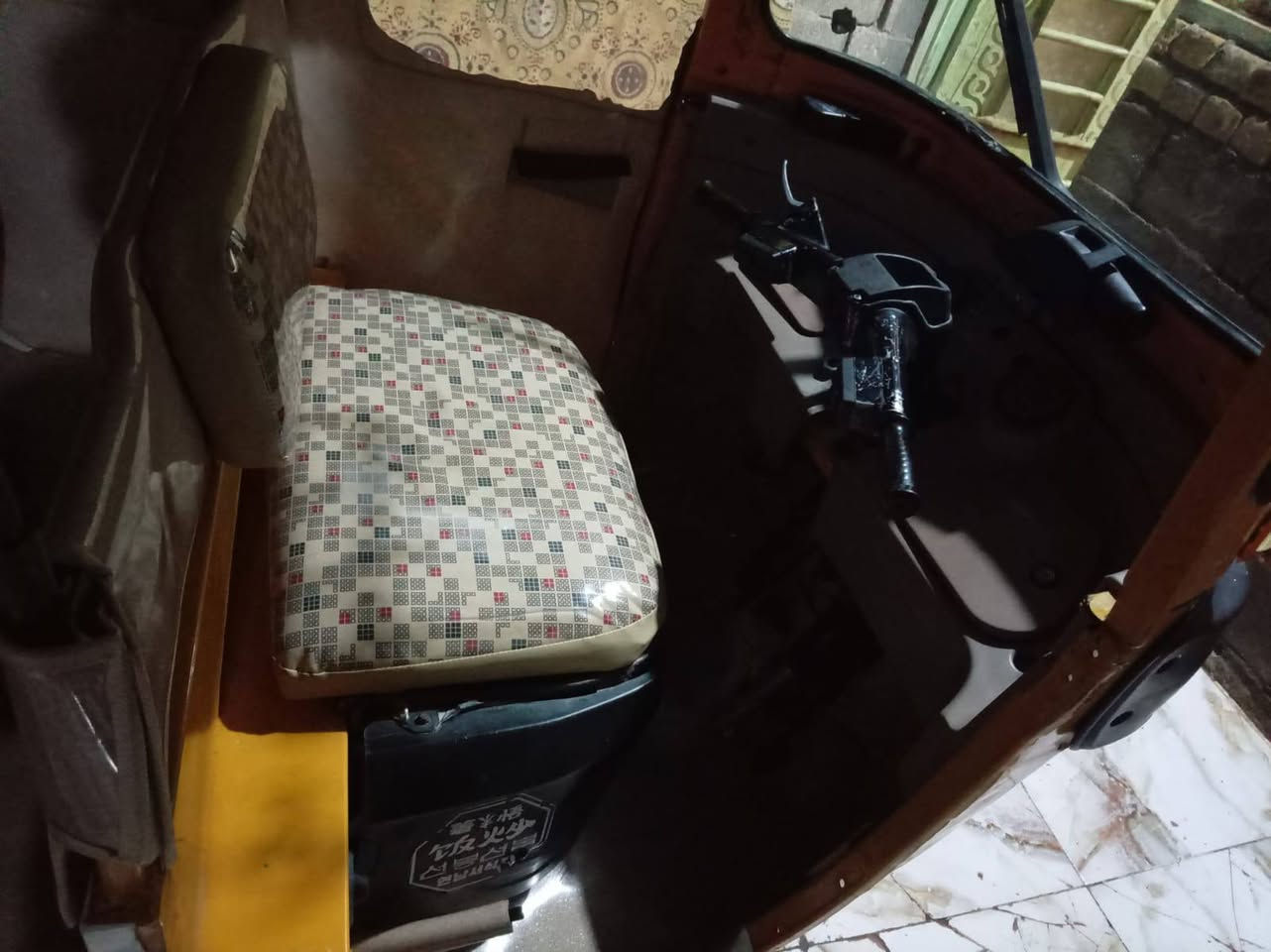 السلام عليكم اخوان تكتك موديل 19اوراق بغداد محرك 1 وعشرين شاديله جديده ونضيفه السعر 3ونص الشراي يدلل مجال قليل ***********
