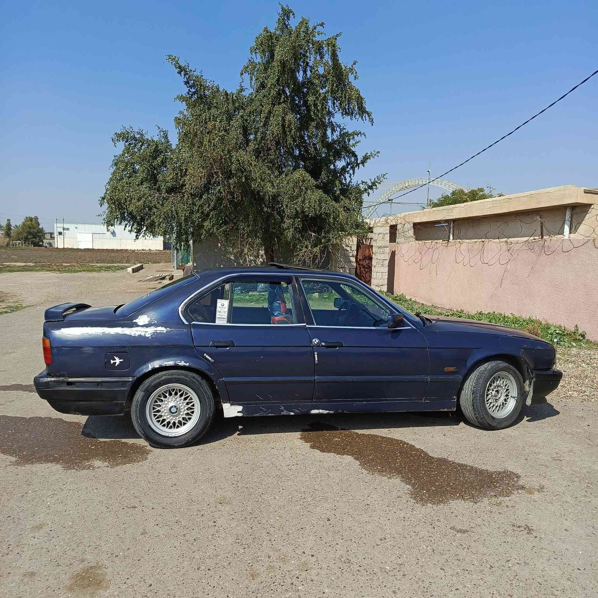 سلام عليكم BM للبيع او مرواس حسب القناعه موديل1991 محركV6مسكر عدل بسمي تحويل ثاني يوم سياره خير من الله تخم تأير جديد دوشمه جديده راديتر جديده باتري جديد تخم مازدات كرستال جديده كير نمره طويلهZF محرك جديده  سعر37 وبيها مجال مكاني بغداد التاجي***********
