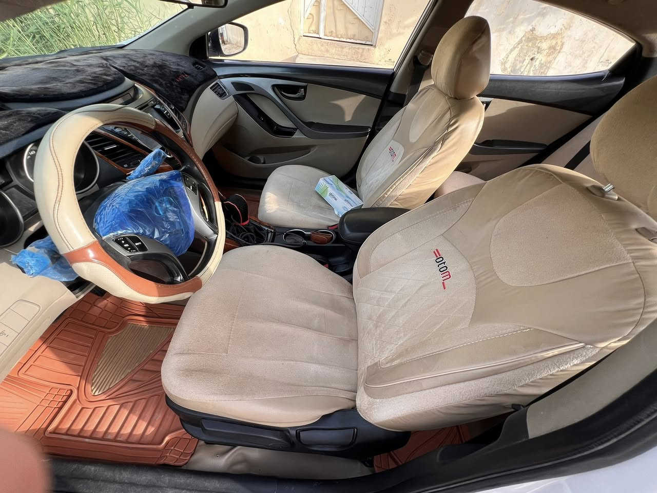 السلام عليكم عندي النترا مضلع موديل 2014 مكينة مامفتوحة لون ابيض فول مال بيت مكفولة رقم صلاح الدين انكليزي شرط التحويل 
بيها 3 مكانات بارد خفيف بدون صبغ 
مراوس فقطً
چاجر حصرآ  من موديل 2018 فما فوق 
فرق نقدآ


**إذا كنت صاحب هذا الإعلان وتريد حذفه لأي سبب، رجاءا أرسل رسالة إلى الدعم الفني**