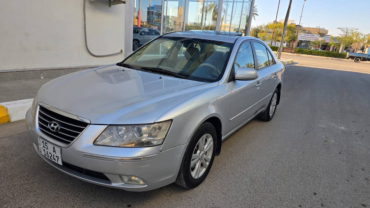 السلام عليكم 🫡 سوناتا خليجي موديل 2009 محرك 2400 ماشيه 160 تخم تاير سياره فول داخل صاج منضومت زنون مكان وبيها سونار بالمنشور 
السياره لانبار الفلوجه السعر 122
***********
***********
