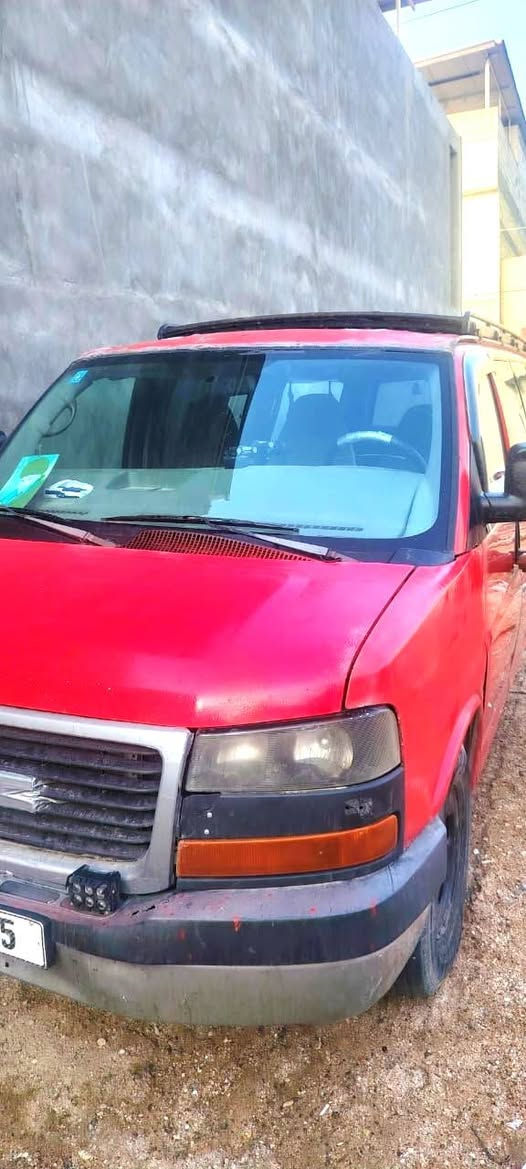 سلام عليكم فان سفانه  بيع او للمراوس
موديل 2007
محرك 5300
كير 1000
تبريد
حداديه
خطها بصره كربلاء
سياره حلوه
بيع سعر 60 وبيها مجال 
مراوس بصالون
رقم الهاتف ***********
