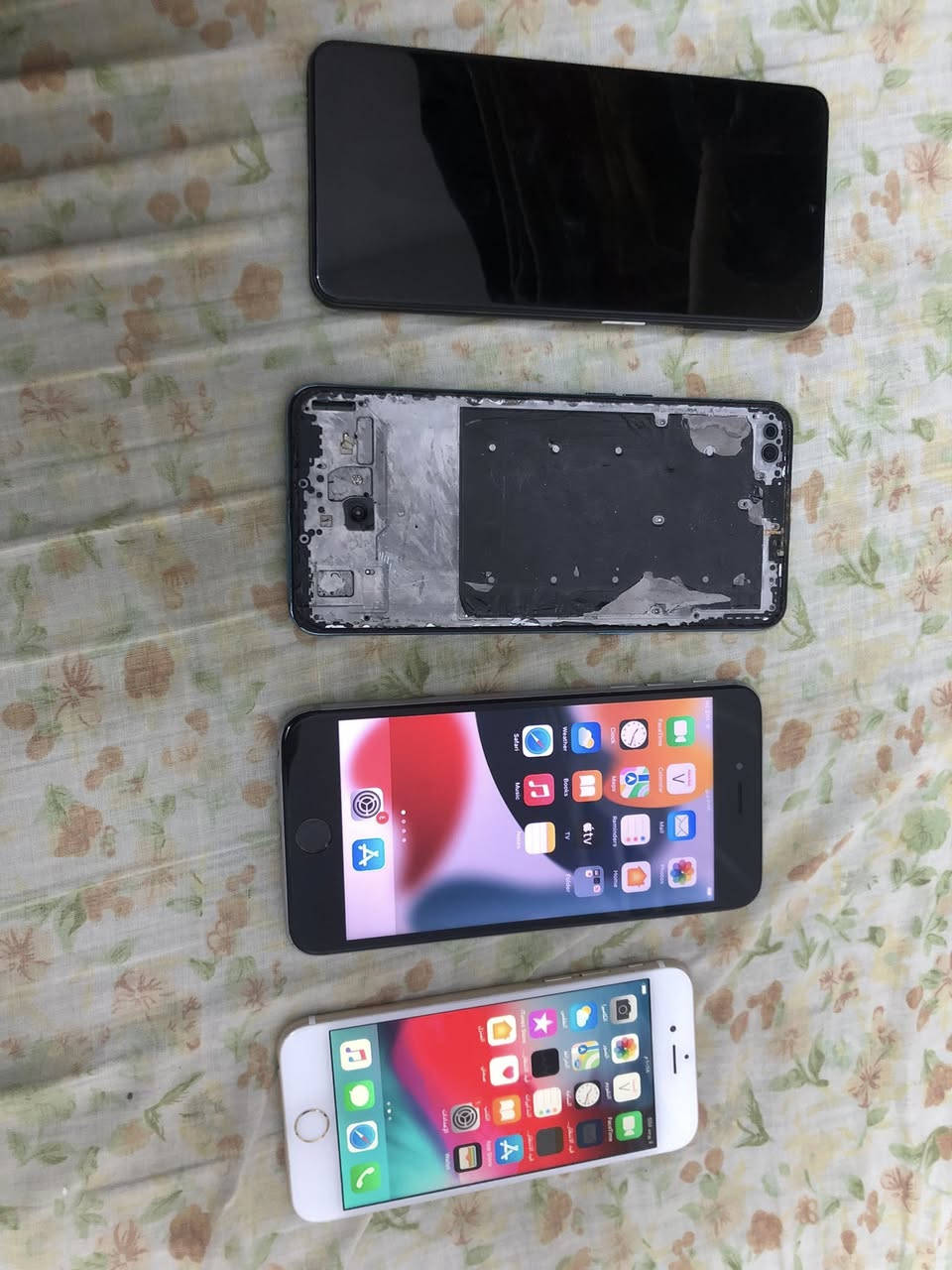 السلام عليكم مثل ما معودكم ارخص الاجهزا
اول شي خرايط سامسونج 

سامسونج a22
خريطا وشاشا بضمان شغالات  
خريطا بيها حساب 
سعره ٤٥ الف قفل 

Oppo Reno 4 lite 128 16g
نقصه بس شاشا فقط 
بصمه بل شاشا كامل مكمل سعره ٤٠ الف فقط 

ايفون ٦ اس بلس ذ٦٤ عيوب كامرات متوقف  وايكلود اكو وشاشا بنص شعرايه مرات ميلمس ذ٦٤ 
سيمكارت بصمه شاشا بلادي كلشي فول سعره٣٥  الف فقط 

ايفون ٦ جي ذ١٦ فول كلشي بلادي  نضيف جهاز نت وسيمكارت كلشي شغال سعره ٣٥ الف فقط  بس شاشا من صير وضع مضلم بيها خطوط خفيفه حيل متبين عن حلال وحرام 

تواصل حصرا واتساب فقط فقط 
***********
