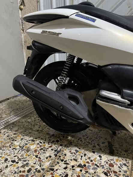 جيل اول ياباني 🇰🇷JF 
مواصفات 150 شوته طويله 
كفاله عامه  كفر بلادي والمكينه سبانه ممدود عليهة
ستان حساس ☑️ 
حساس زدحام ☑️ 
شرط المكينه متسمع صوتهة جيب فيتر وتعال افحص ابيعلك من باب البيت السعر 12 وبيه مجال مكاني الامين الثانيه رقمي ***********
