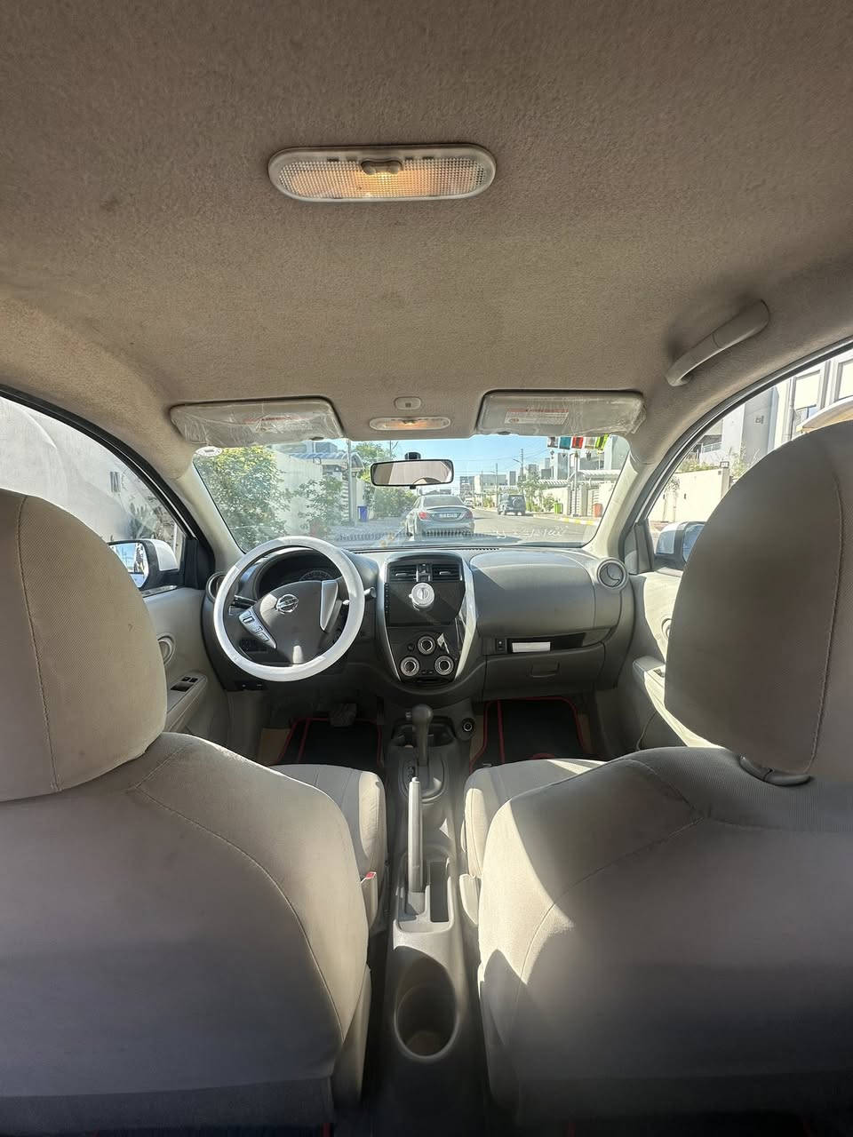 سني هندي 

موديل 2021

بليته الزركه 

بيها قطعه صغيره اصبعتين حاره بحافت باب عكس سايق 

رقم اربيل 

سياره ب اسمي ثاني يوم احولك

بيها بارد اصبعتين بحافت صندوق موضح بصوره 

صدر جديد قبل اسبوعين شديته 

مكينه وكير مامفتوحه برغي بيها وين ميعجبك تفحصها 

ماشيه 145 

سياره تخبل وحلوه 

سعر 118 وبيها مجال 
 

مكانها بغداد قريب حي خضراء وعامريه

*********** 
موجود هاتف واتساب وفيس
