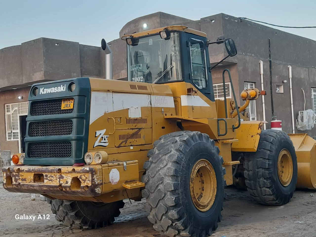 السلام عليكم ورحمة الله وبركاته 
شفل حجم 80موديل 2002مكفول
السعر التصال ***********
