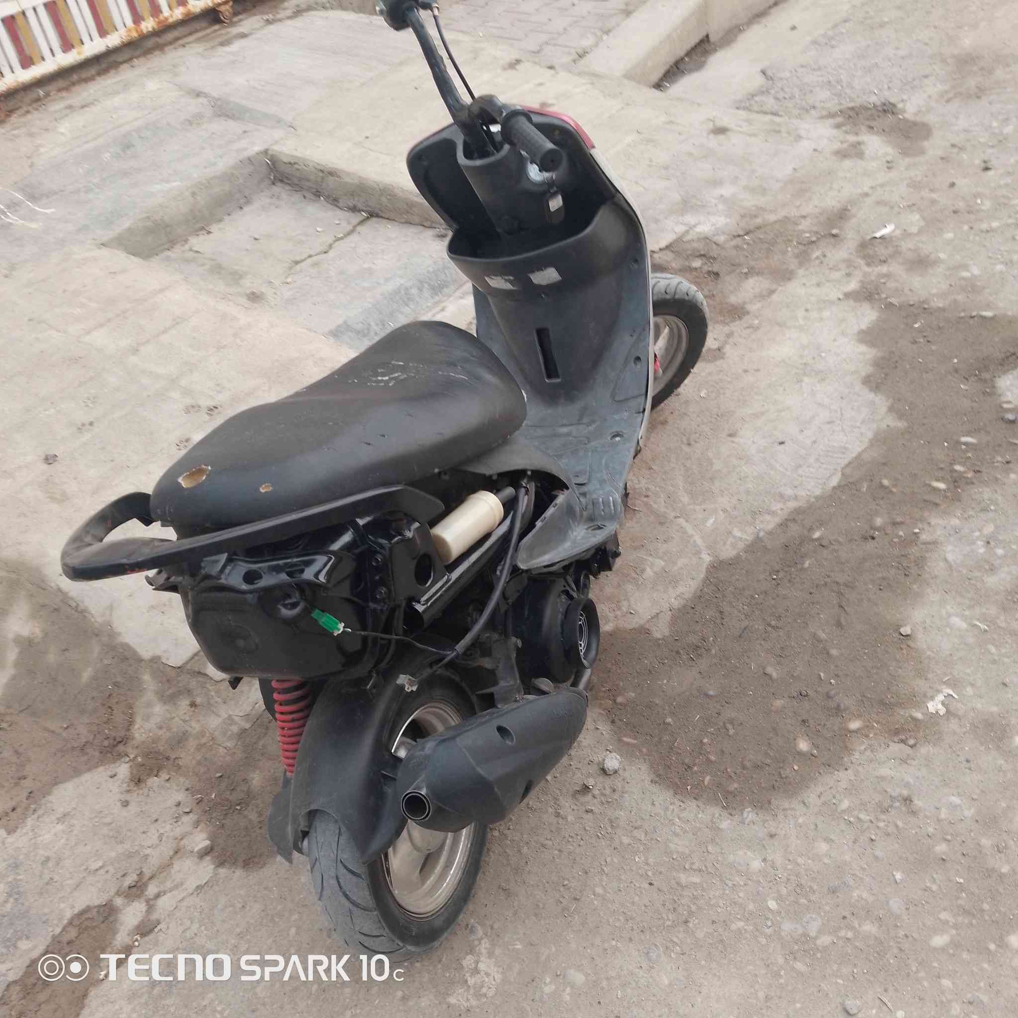 سلام عليكم ماكس منغولي 49 بلاد برغي مامفتوح بيه شرط لفحص دراجه مفوله كدام عينك كله بلاد سعر خاص متواجد ماسنجر واتساب ***********
