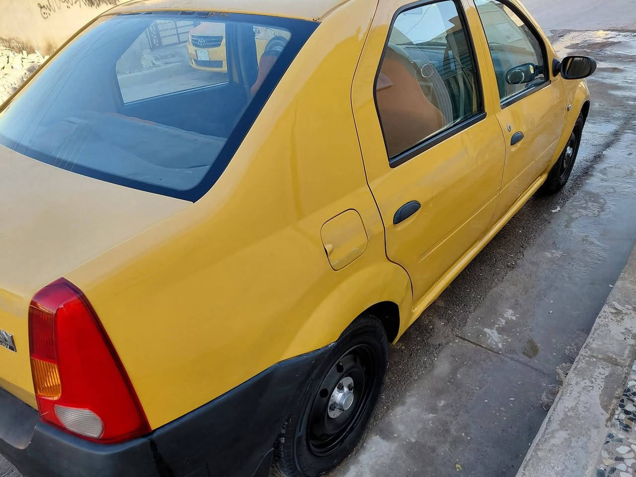 للبيع رينو لوكان موديل ٩ مكينه جديده هسه شادهه فرنسي
صدر امامي خلفي نفض كلهه جديد اربع دبلات مشط طبلات 
مكفوله من ظربه بيهه تكحيلات بصيطه سيارة خير من الله 
سنويه جديده هزه رقم بغداد انكليزي مصفرة الهيئه والغرامات
تحول ثاني يوم سعر ٣٥ وبيهه مجال قليل مكان بغداد الشعب 
 ***********
