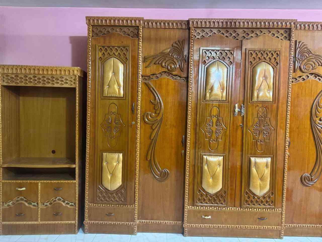 غرفة أخشاب جديده غير مستعملة للتواصل على الرقم ***********
