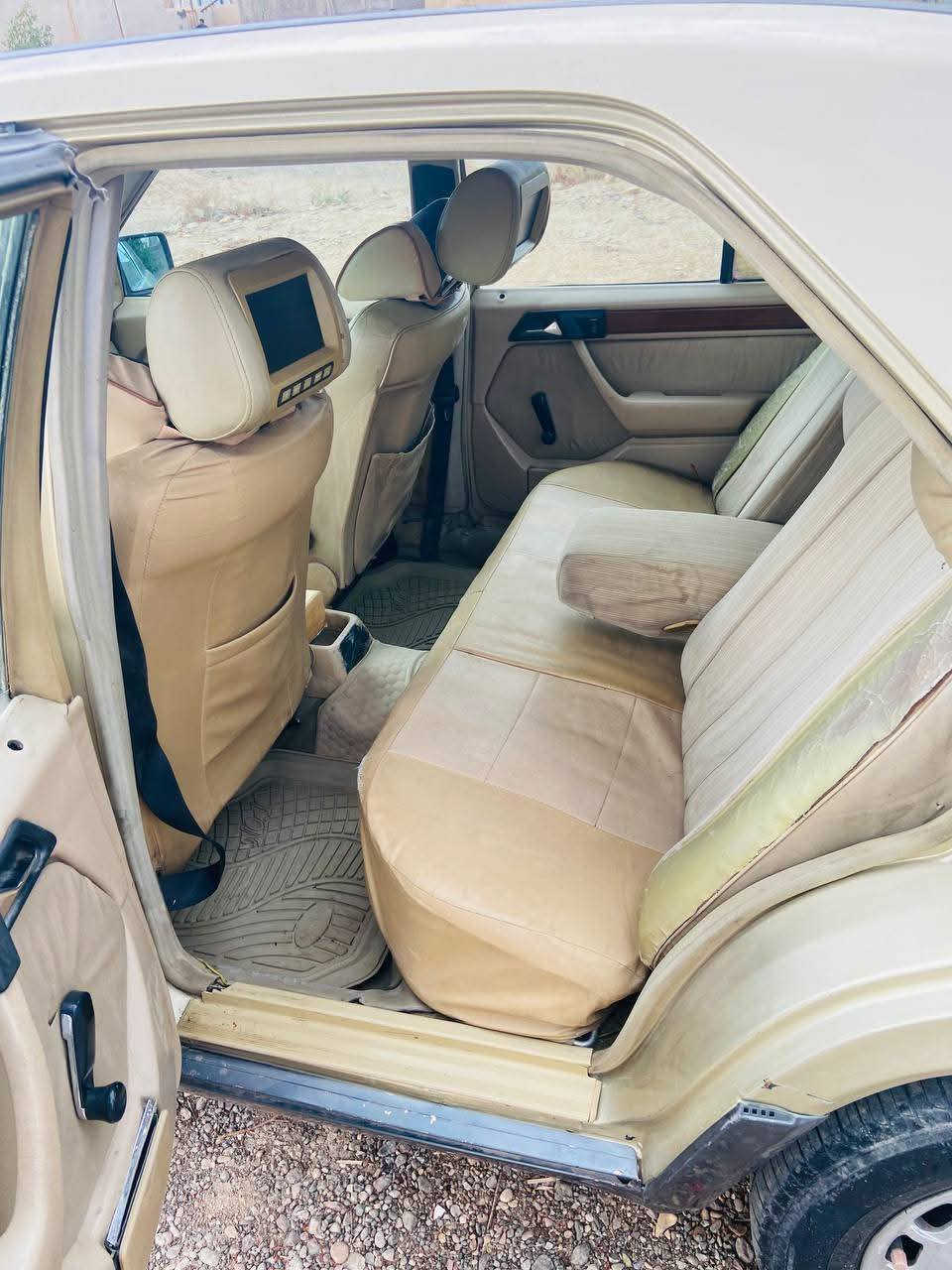 سلام عليكم شباب سياره مارسدس دب نضيفه محرك وكير جدد ثنين ونص مصبوغه عام للجماليه كلشي بيهاشغال سنويه الثمانية وعشرين موديل سبعه وثمانون تخم تاير تبريد شغال حداده نضيفه تايرات جديد العنوان بصره قضاء المدينه رقم الهاتف واتساب ***********السعر50
