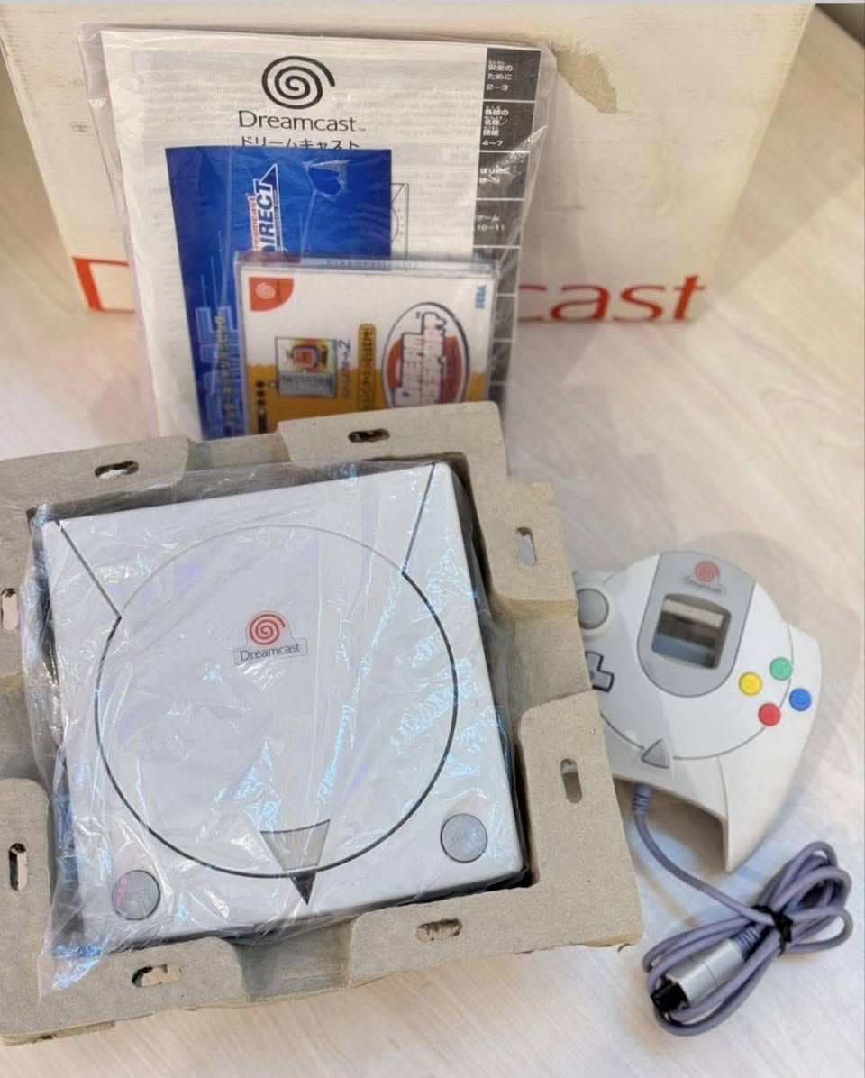 دريم كاسيت جديد غير مستخدم 
كهرباء 110V معه قرصين العاب حيل انضاف
ويه محوله اصليه تحول من 110V الى 220V
لطلب خاص او على رقم ***********
