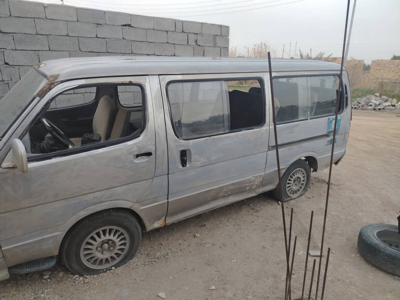 سلام عليكم ورحمة الله وبركاتة سيارة كيه كير او محرك محور ونجي ثنيهن جدد سنويه صاقطه او تداور راعيهه بكربله او رقمهه كربله لل استفسار *********** نقصهه فقط تايرات ثنين او فيت بم كامله مكمله
