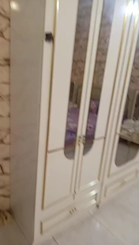 السلام عليكوم غرفه تركيه اصليه ٩قطع للبيع السعر 750 قفل مكان لغرفه جغيفي ثانيه ممتواجد بس ع رقم ***********
