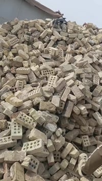 طابوق مستخدم • بغداد التاجي • قرب مطعم الشامي