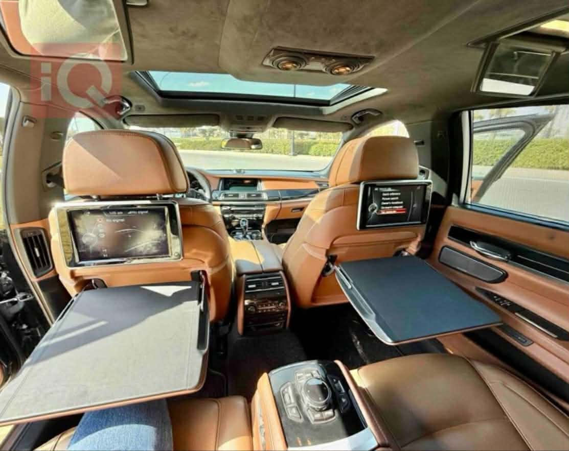 شباب صلوا على محمد وال محمد بيع او مراوس نزل شنو عندك.
حجم 750 

فول واحد ع واحد اعله موصفات 

موديل 2014 

مكاني بغداد 

*********** بي واتس
