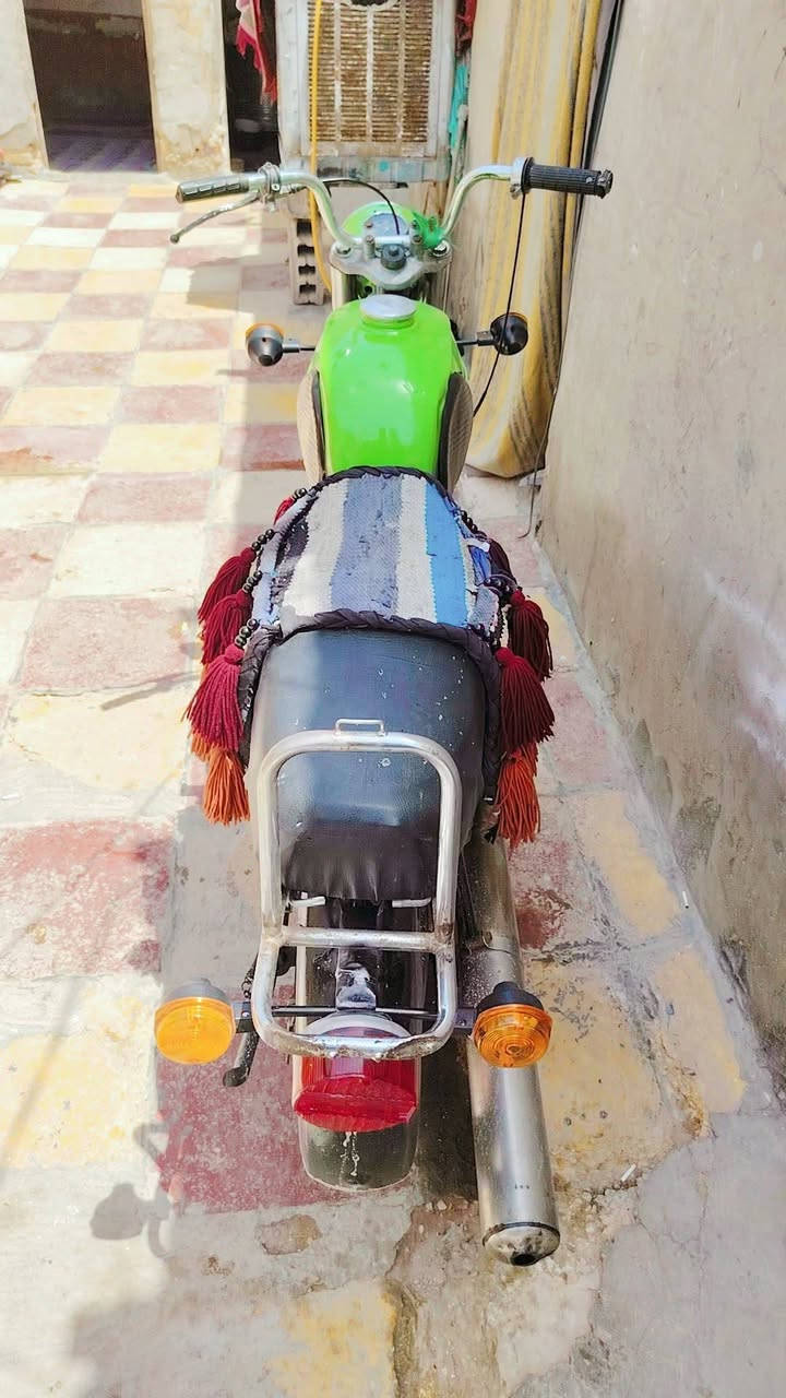 السلام عليكم للبيع ماطور امزت ٨١ماطور مكينه كصه ٤ مكينه نضيفه شاصي لحيب بس جوه لكشن بدون بدون مكانه نجف لشراي يتصل ويدلل مستعجل عل بيع رقمي ***********
