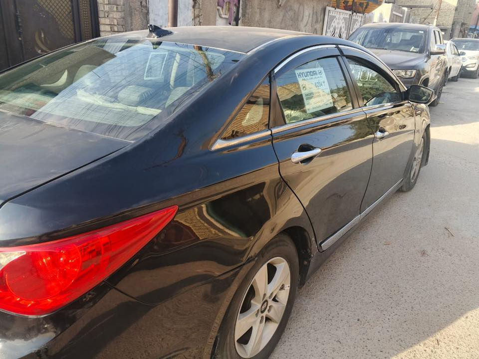 سوناتا 2013 وارد امريكي بيهه قطعتين صبغ فقط وموضحات بلسونر بائسمي رقم ذي قار السياره جاهزه محرك 4 سلندر 2400 السعر 83 عنوان السياره بغداد البياع للستفسار ***********
