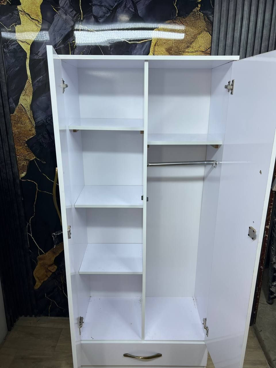 توفرت وجبه كناتير اقتصاديه للمساحه صغيره 
2باب 
3باب
2باب قياس الارتفاع 180 سم 
العرض 80سم
3باب 
الارتفاع 190 سم
العرض 120سم

مناسب للبيت والمحلات، عملي ويوفر مساحة 
🚚 التوصيل:لكل محافظات العراق 
نقل إلى جميع محافظات العراق: 15 ألف


**إذا كنت صاحب هذا الإعلان وتريد حذفه لأي سبب، رجاءا أرسل رسالة إلى الدعم الفني**