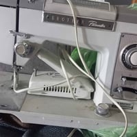 مكينة خياطة • بيه عطل • بغداد