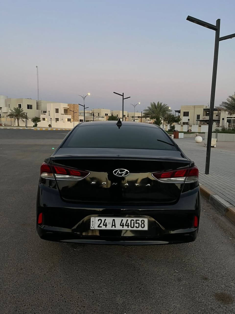 السلام عليكم
للبيع او المراوس 

سوناتا 2018 امريكي 

ضرر خلفي مثل مموضح بالصور 

البچم كبس 

مكينة 2400 GDI

كير 6 نمر AT 

3 مودات قيادة ايكو وسبورت وعادي

ماشية حاليا ٨٢ الف ميل قابلة للزيادة

السعر 132 وبيها مجال 

مكان السيارة تكريت 
***********
