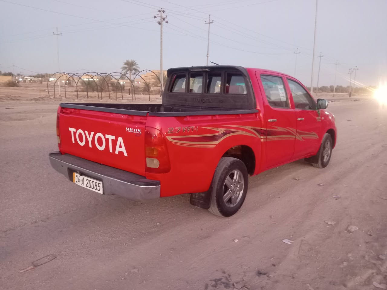 السلام عليكم البيع بيكم تيوتا هايلوكس مديل 2010سعودي شاصي 19حره بسمي رقم انكليزي جاهزه سنويه جديده  السياره مكفوله كفاله فقط رشت صبغ اشبر مكينه كير حداديه تبريد تخم تاير ما ناقصه برغي وضع شركه السعر ١٣٩ بيع فقط للإستفسار *********** او ***********
