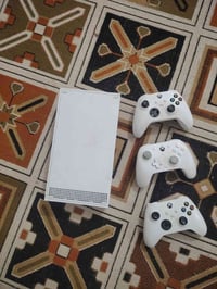 اكس بوكس سيريس اس • ٥١٢جيجا • ٣ يدات